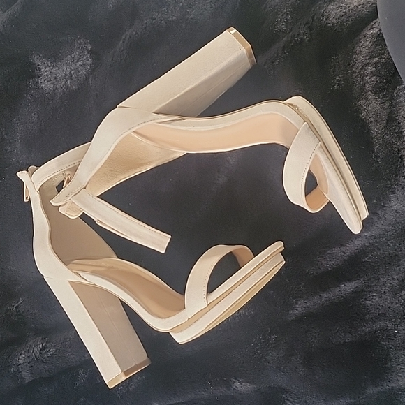 Dress Heels - Picture 2 of 7